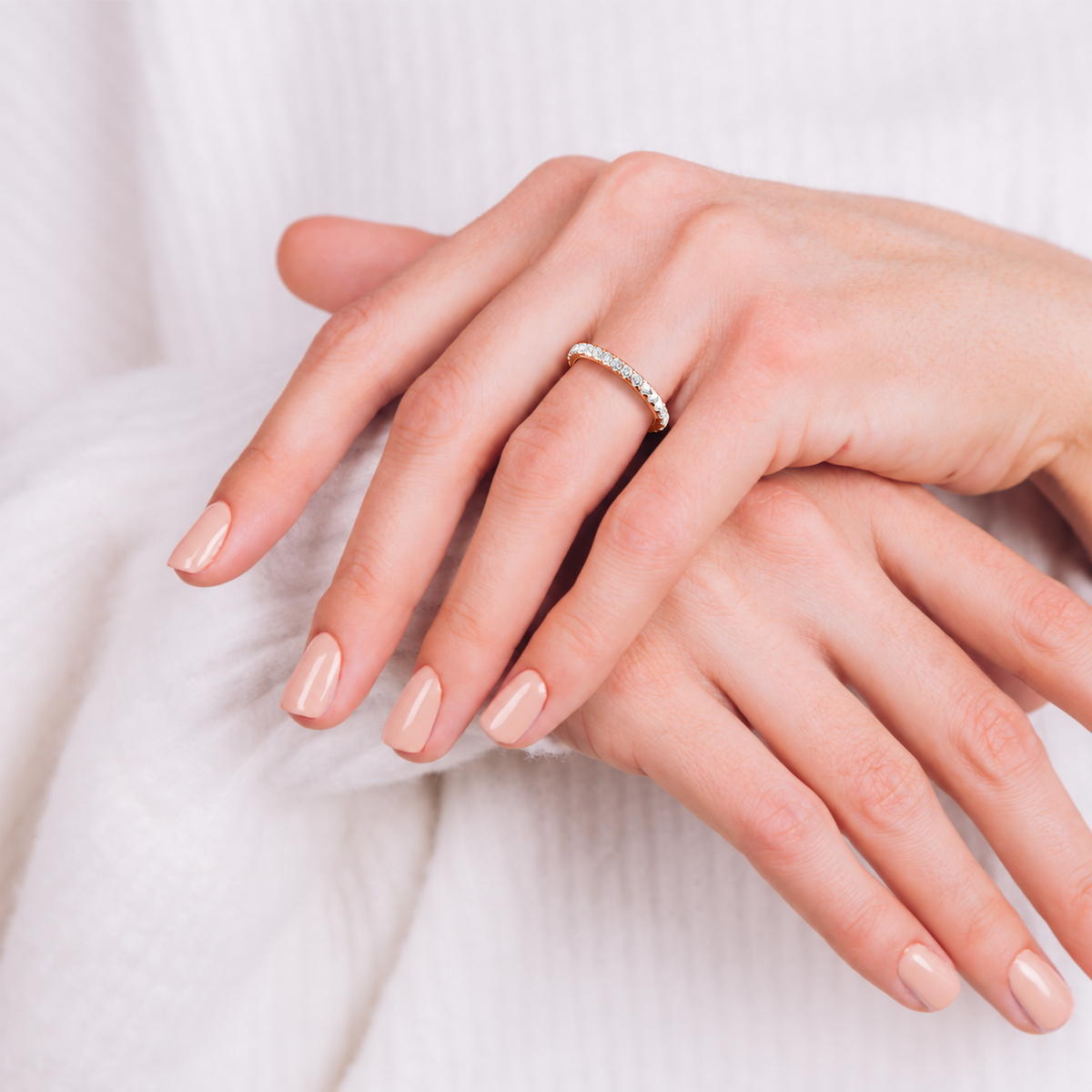 Nina wedding band lifestyle view in rose gold